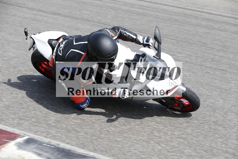 /27 12.06.2025 Ducati Schweiz Trackday Warmup  ADR/blau-bleu/18